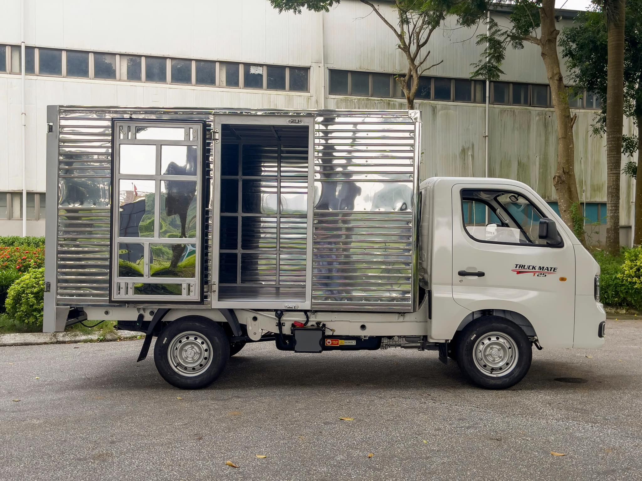 Foton T25 thùng kín tải 1t25 – Xe tải khỏe, giá tốt, bền bỉ theo năm tháng