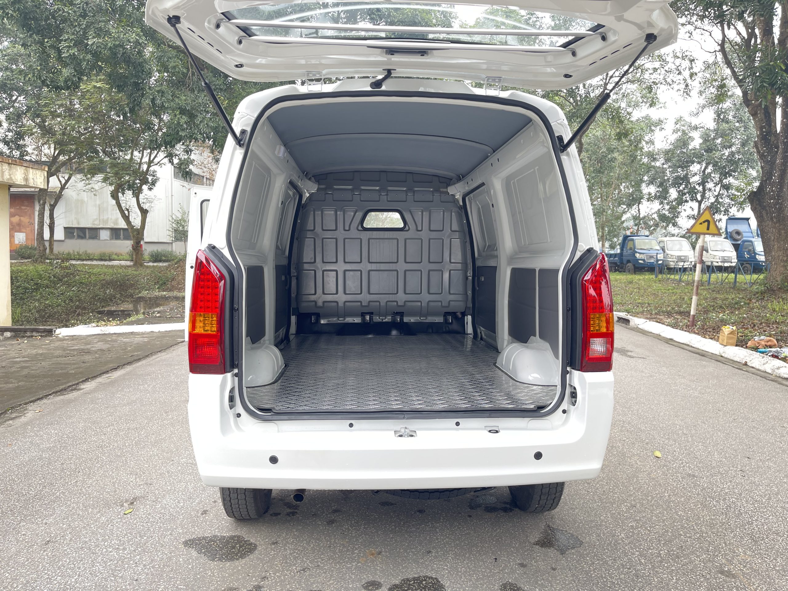 Xe tải van Veam VT945 V2 945 KG