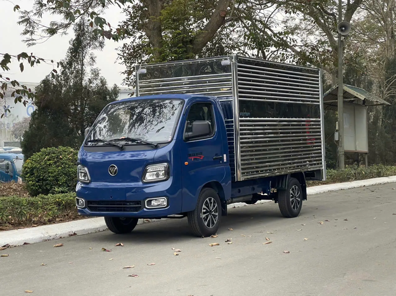 Cho doanh nghiệp cần xe tải thùng kín 1 tấn, T25 đáp ứng an toàn và tiện nghi